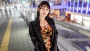 [MGS SIRO-5665]ネガティブ系眼鏡女子がエロ過ぎた！自分はモテないとネガティブ発言連発の真面目女子が、敏感乳首を執拗に責められてアニメ声でイキまくる！最初はキスも遠慮しがちだったのに、快感を覚えていくうちに、ドンドンエロく豹変していく！最後は自分から舌を出して求めるほどエロくなってイク！【初撮り】ネットでAV応募→AV体験撮影2544に出ているAV女優名は？誰？名前は？